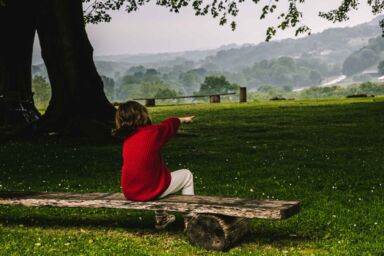 Enfant dans un parc